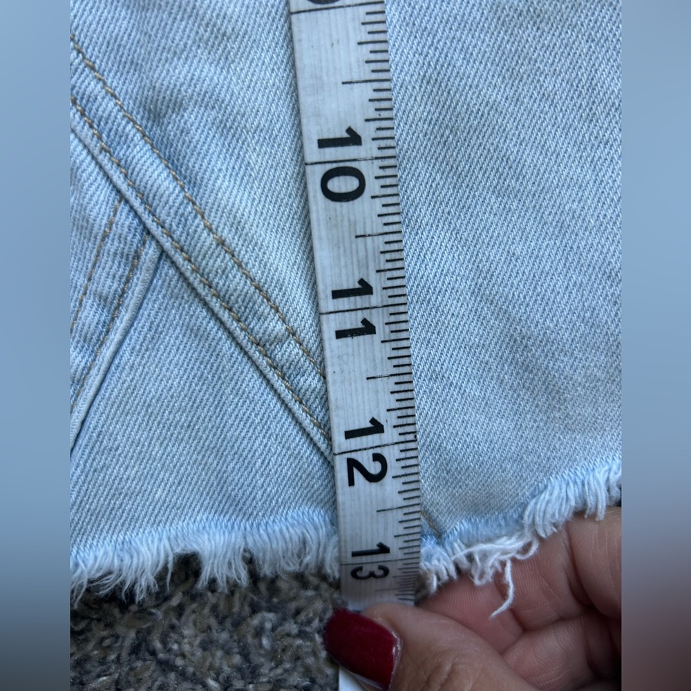 American Eagle Outfitters light wash distressed mini skirt size 0 - Picture 7 of 7